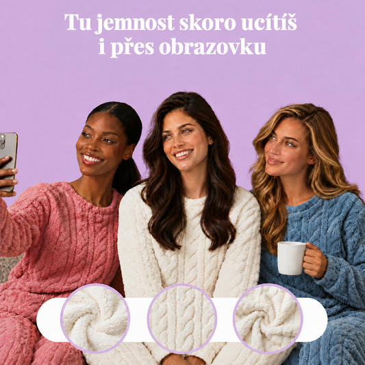 Tři ženy v růžovém, krémovém a modrém domácím kompletu